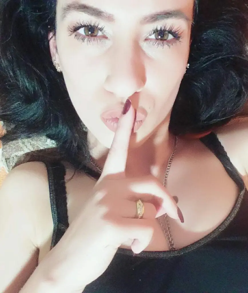 Universiteli-Duygu-ifsa-videolu-5