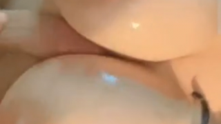 Acnoctem Porno Koca memelerinin arasına yarrak aldı