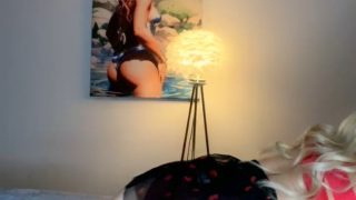 Ulyana ifşa Seksi kalçalarını konuşturdu