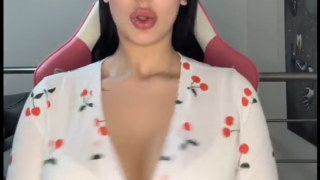 NehirPP ifşa Sağlam hatun memelerini salladı