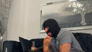 Türk Sahibe Mistress Afitap sultan kölesini ayaklarına kapandırdı