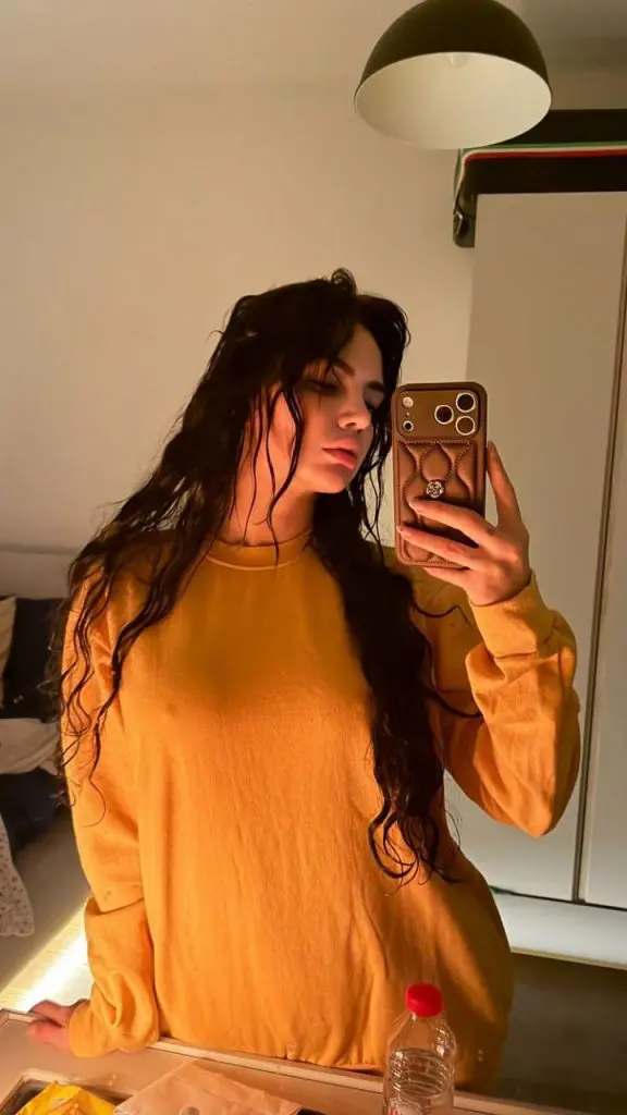 Ece Ronay ifşa Abonelik nude Resim videoları (14)