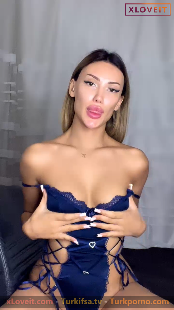 Kimsesiz Ebru ifşa Sexy hatundna nude yayın seyret