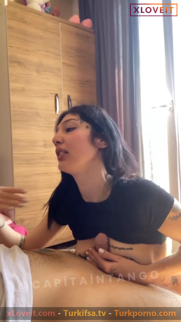 HD Sakso Yasmin büyük yarraklı müşterisine sakso çekti