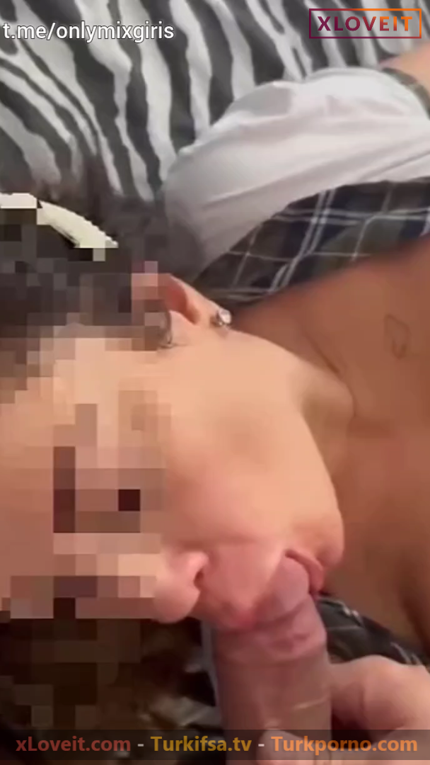 Lily W Porno Olgun hatun zevkle yarrak yaladı