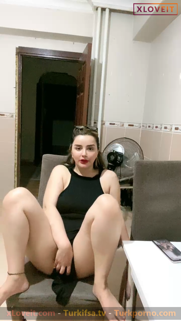 Mona ifşa Harika fizikli kızı seyret