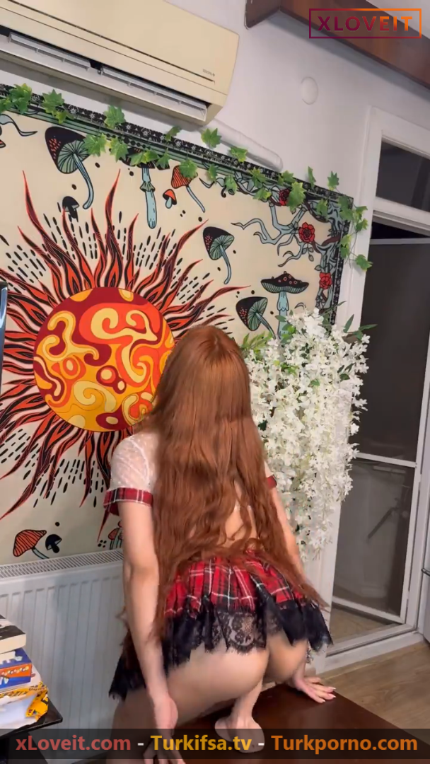 Lina Su özgen ifşa Masanın üstündeki dildoya oturdu