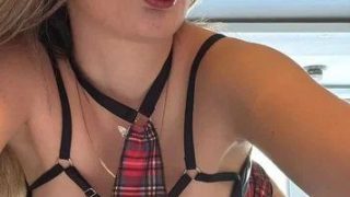 Simge Barankoğlu ifşa Seksi kolejli kıyafetiyle