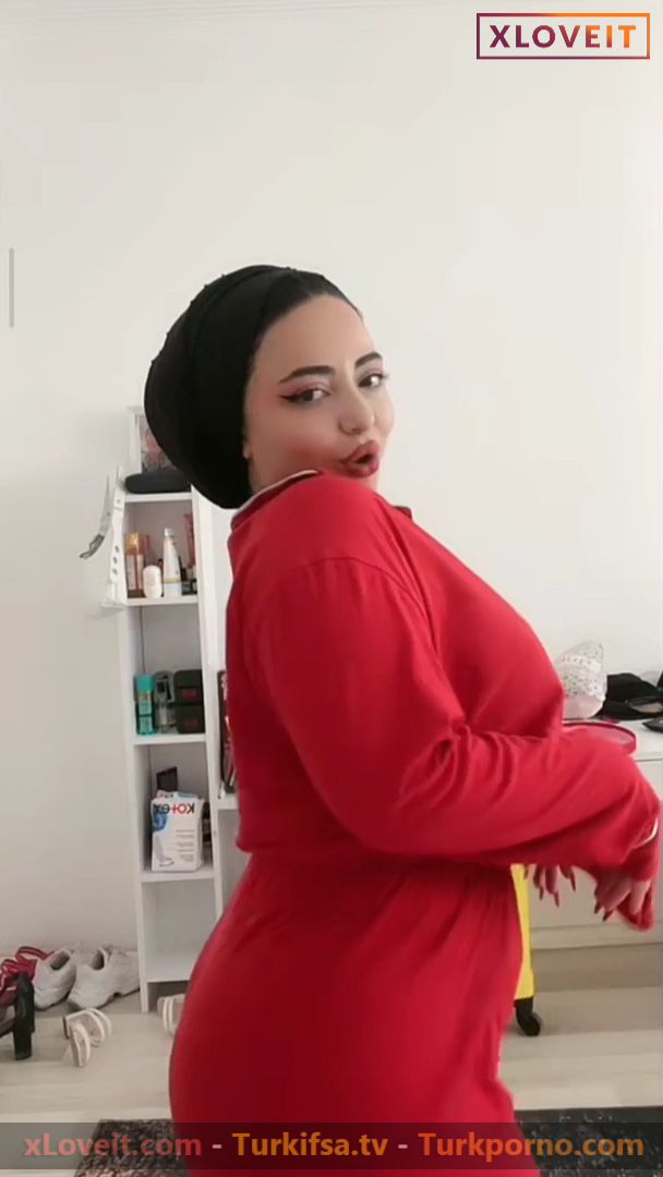 Tango Ceyda ifşa Evli büyük meme kalçalı hatun