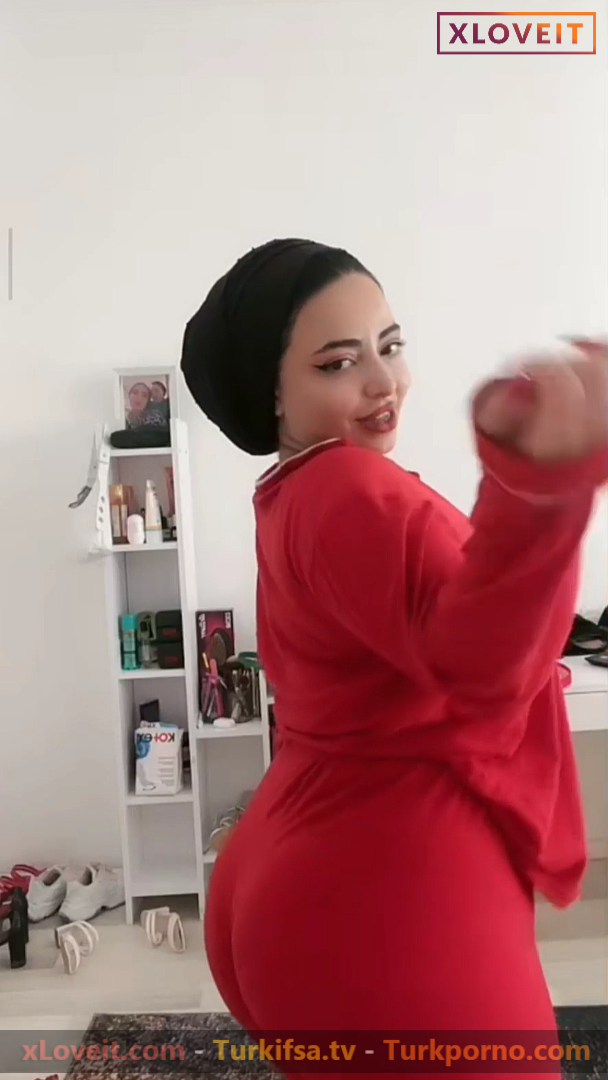 Tango Ceyda ifşa Türbanlı etli butlu hatun yayında