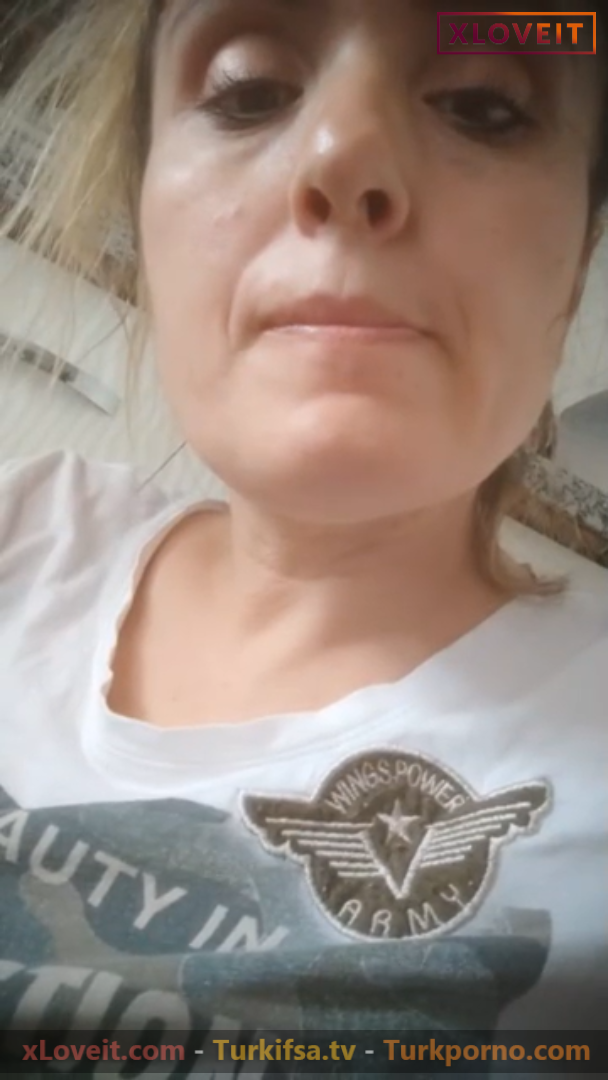 Abla Kardeş ifşa Mutfaktan banyoya geçip göt gösterdi