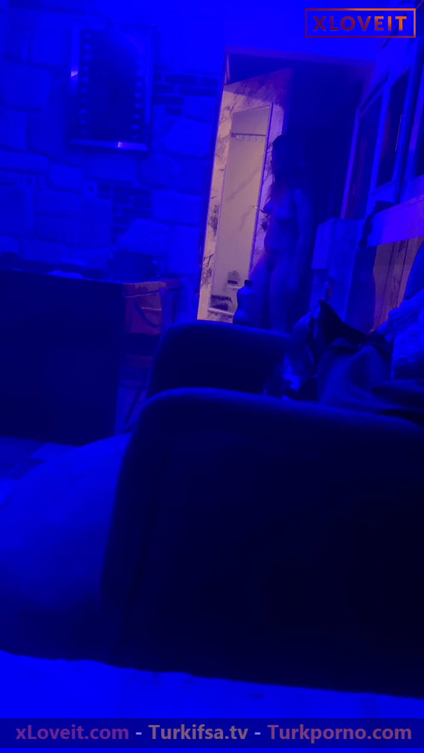 Arife ifşa Kerane gibi bekar evinden canlı yayın