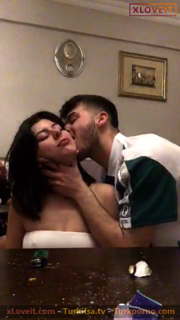 Ceyda Sevim ifşa Genç ünililerden canlı yayın izle