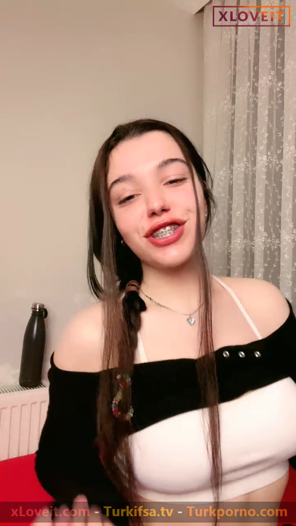 Emine Dilara ifşa Lolita Türk kızının yayınını seyret