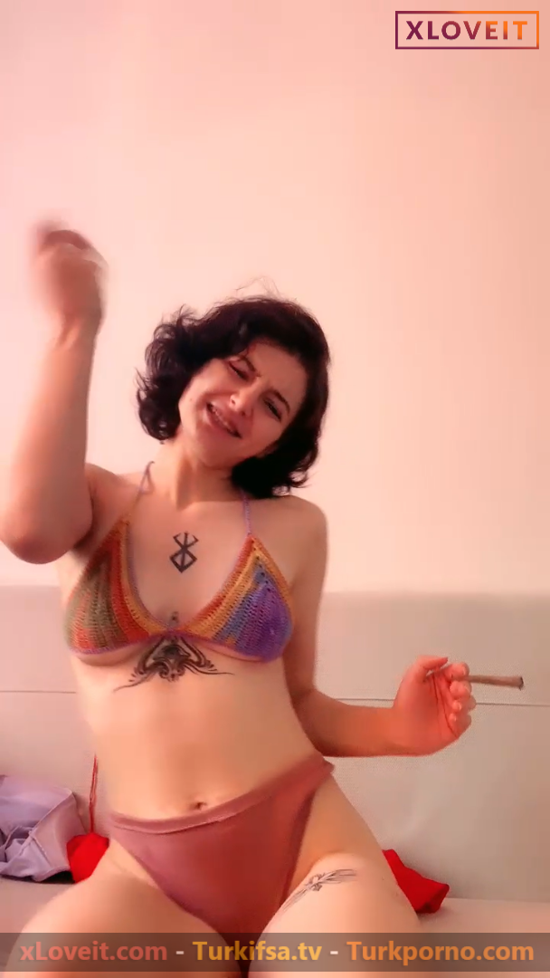 Tango Gizem ifşa genç ateşli kızın canlı yayınını seyret
