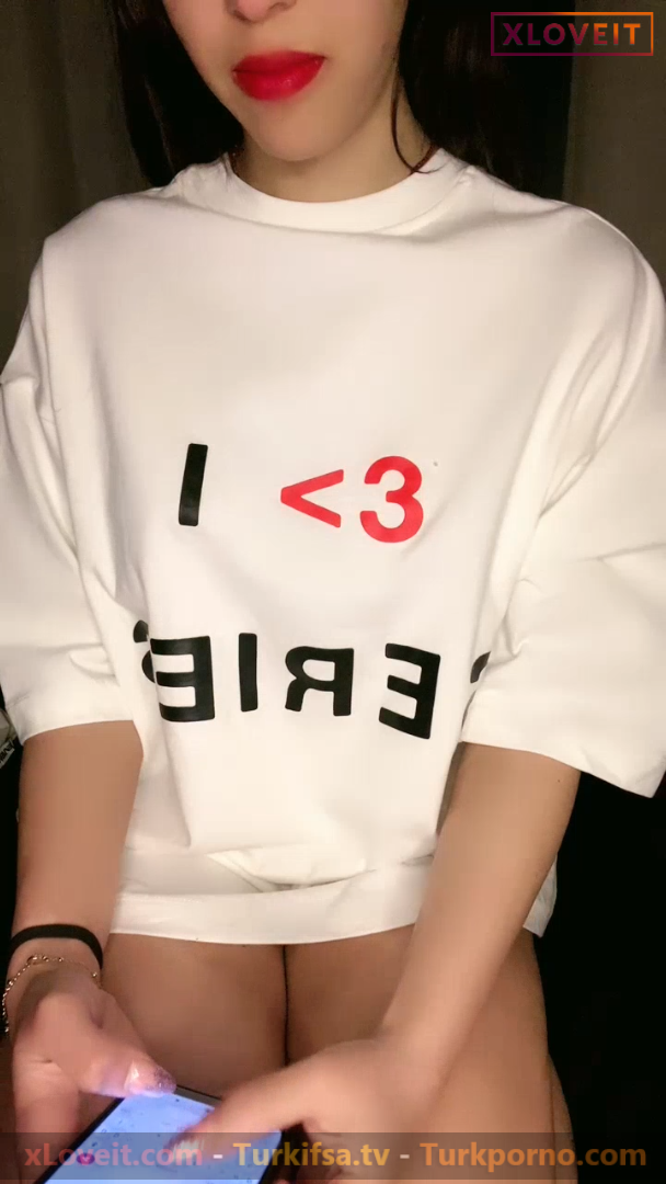 Yankı ifşa Ateşli hatun amına dildo sokup inledi