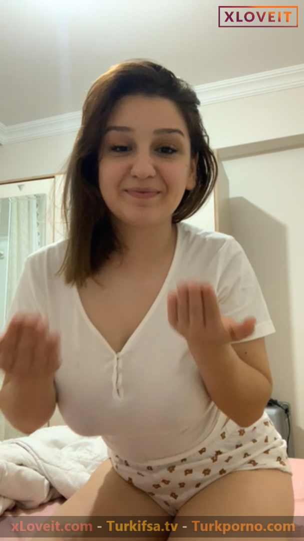 ilayda ifşa Genç kız odasında canlı yayın açtı