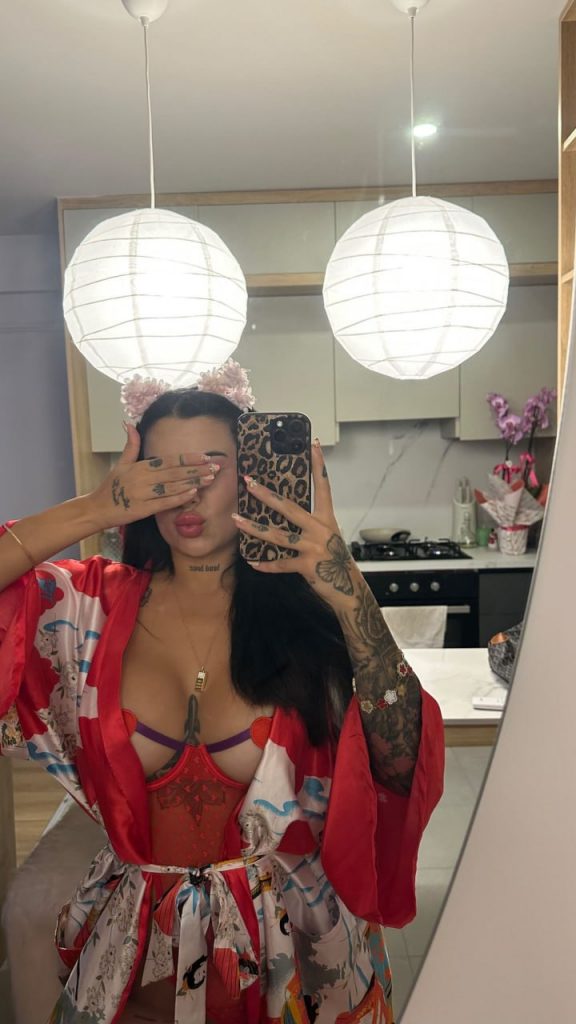 Alvina Su ifşa nude Abonelik videolar (11)