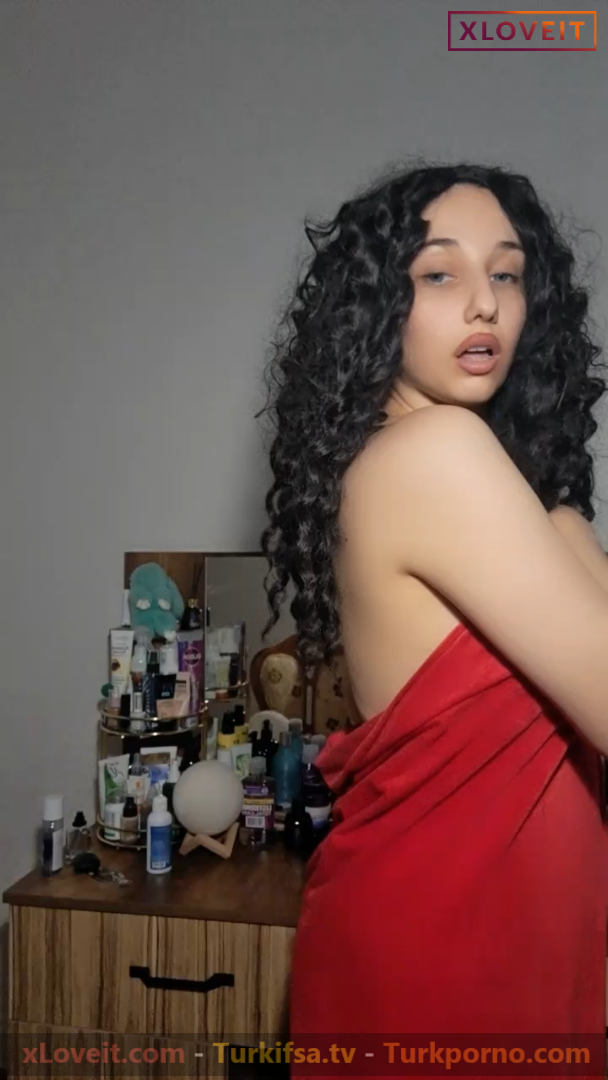 Bellah ifşa Kıvırcık sexy hatundan yayın seyreta