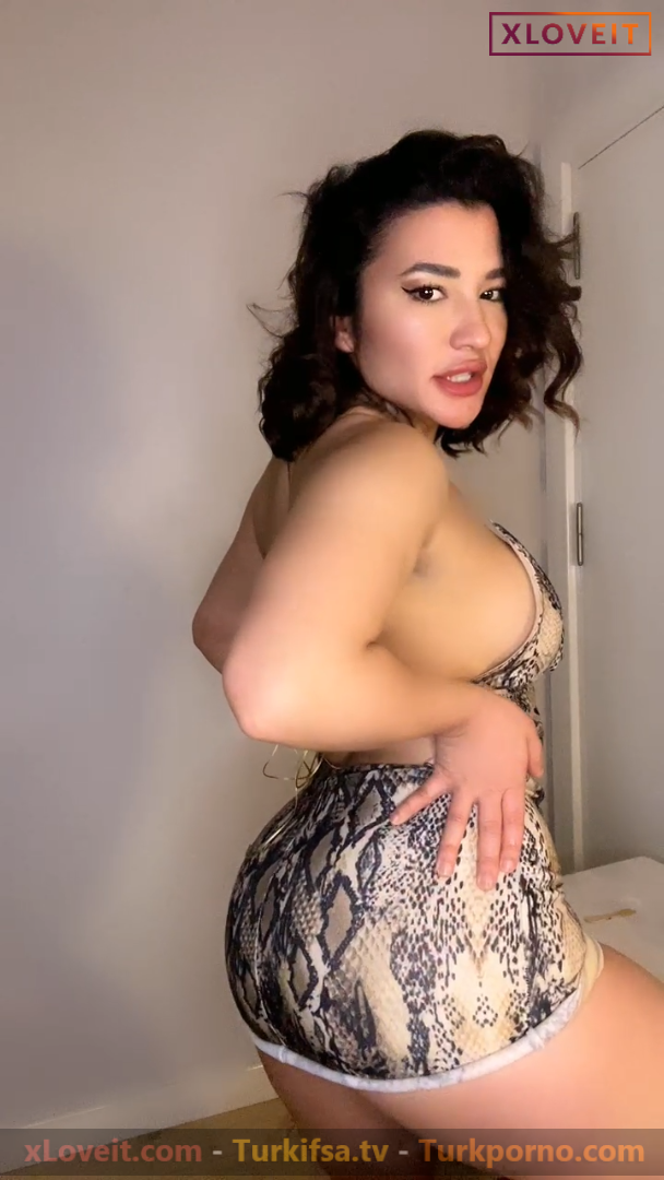 Burcu Yıldız ifşa Leopar desenli elbisesiyle show