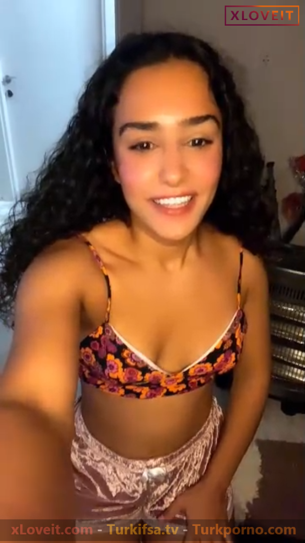 Curly ifşa Güzel götlü kızın yayını