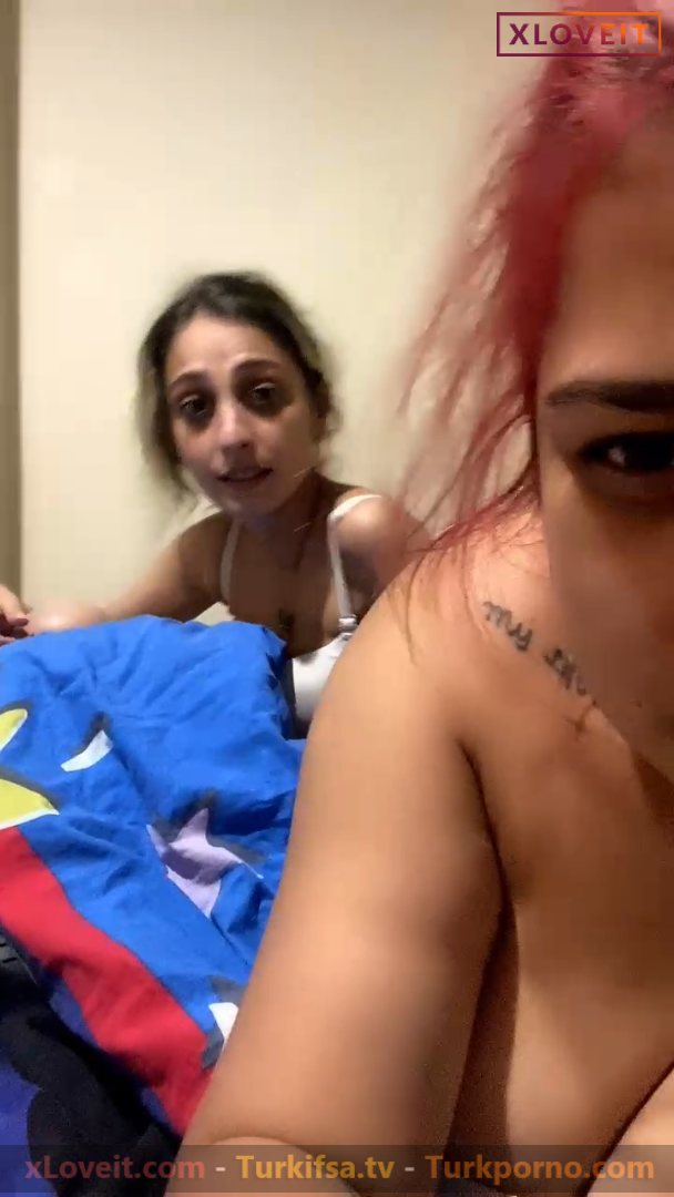 Lezbiyen ifşa Şişman Cansu zayıf kızı parçaladı