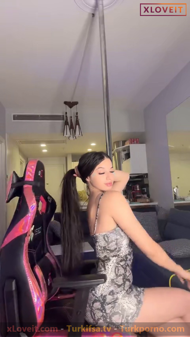 Özgesss ifşa Seksi hatundan kayça show seyret