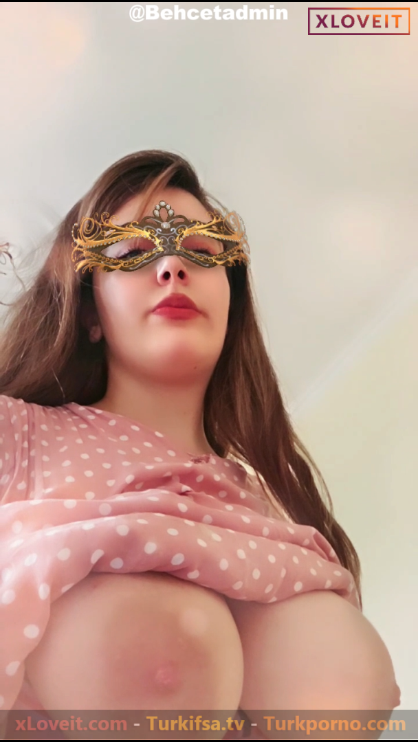 Yareniniz ifşa Güzel kızdan meme show seyret