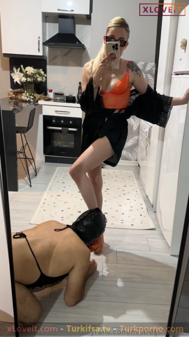 Mistress Merve ifşa Kölesinin sırtına bindi