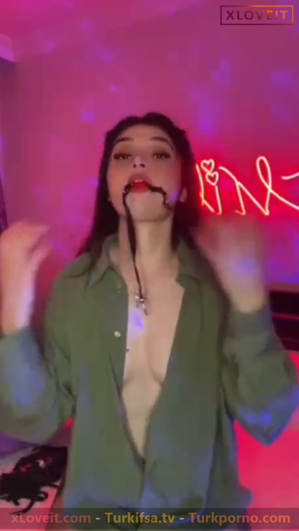 Tango Milla ifşa Loş ortamda memesi açıldı