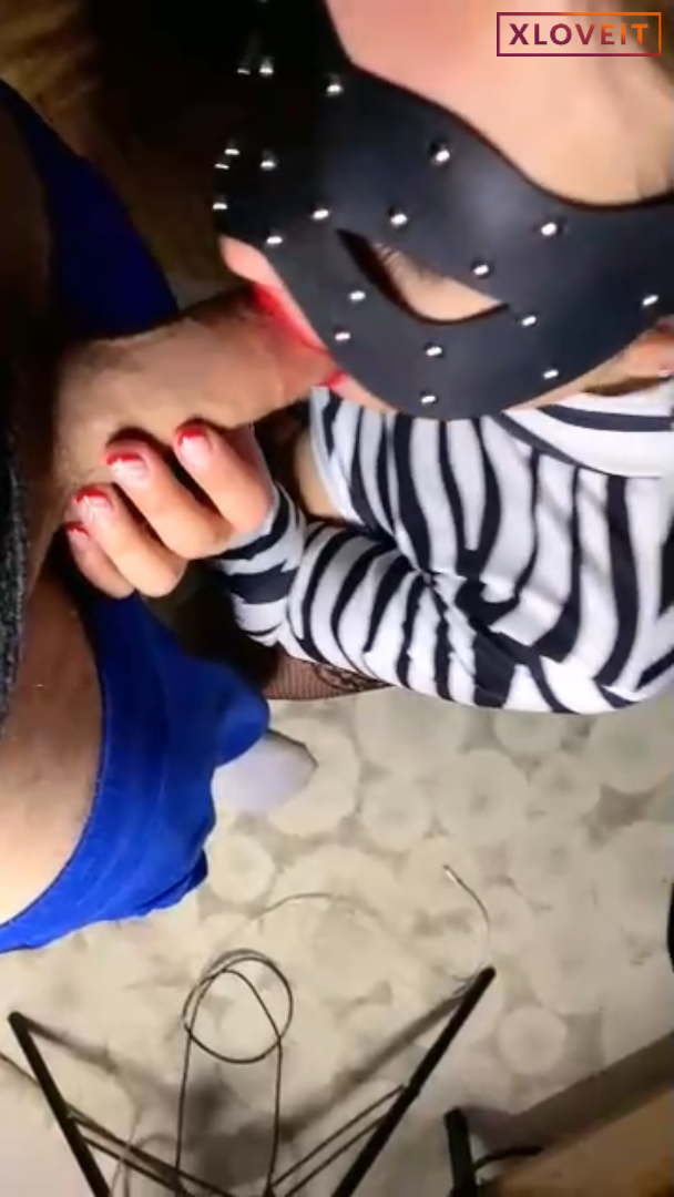 Canlı Seks Öykü saksko çekip sex yaptı