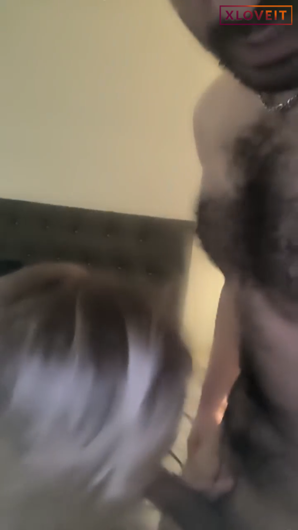 İki Deli ifşa Sikiş öcnesi ufak bi sakso