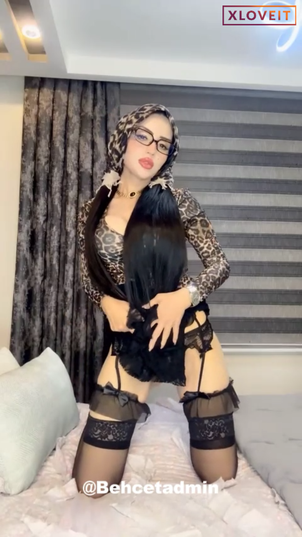 Türbanlı Kız ifşa Azgın hatundan kalça show